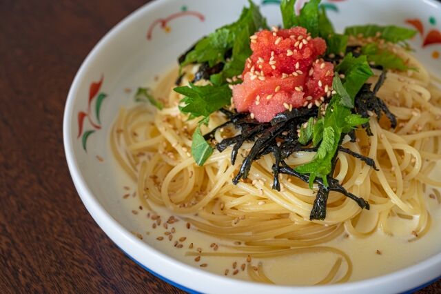 消防士(50)「たらこパスタ」を20代後輩に食べられ激怒、床に倒し頭を叩きつける暴行