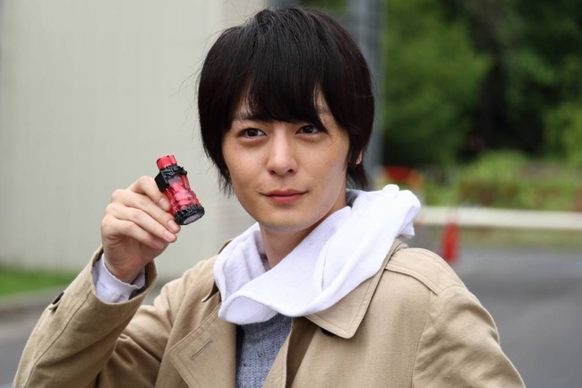 仮面ライダービルドの桐生戦兎さん、事務所に黙って白血病の少年を訪問 仮面ライダービルドの桐生戦兎さん、事務所に黙って白血病の少年を訪問