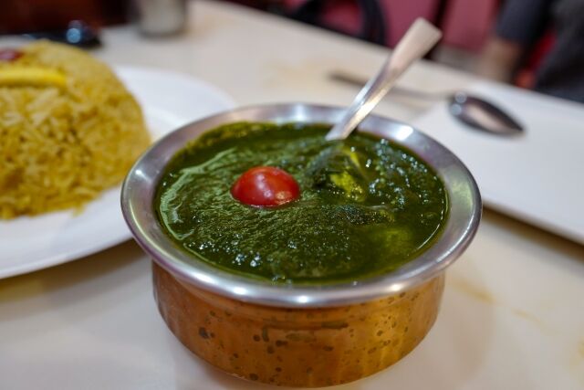 みんなは怒るかもしれないけどカレーに葉物野菜を入れるのが好きなんだ