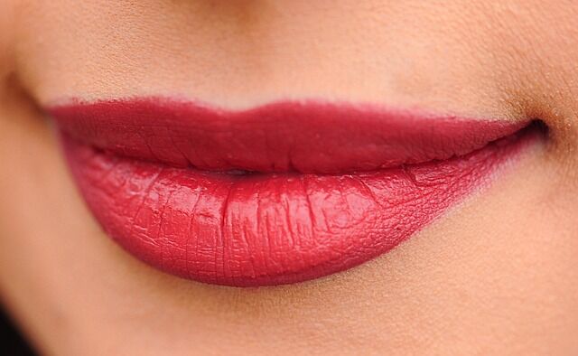 lips-g259eb1bc5_640