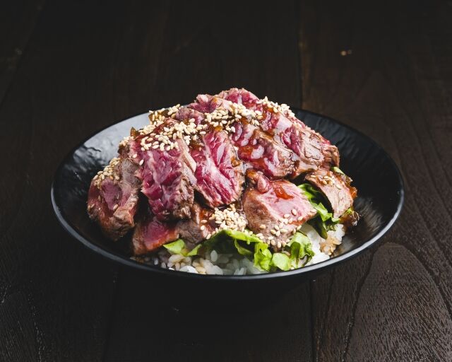 ステーキ丼ってもっと流行っていいポテンシャルあると思うんだ
