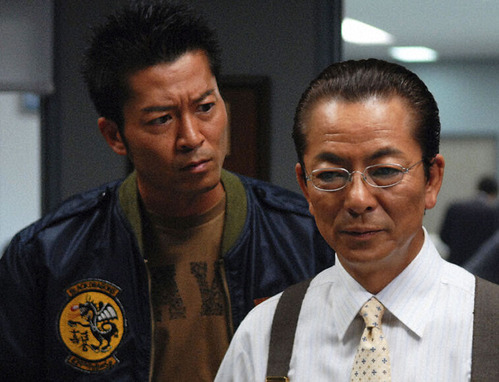 亀山薫「右京さん…いい加減レスバやめましょうよ……」