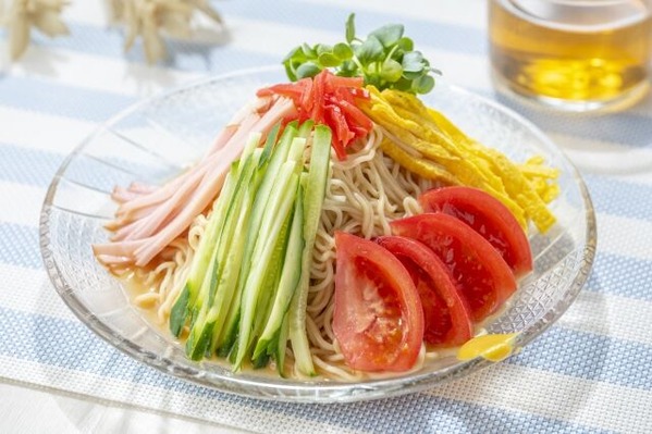 冷やし中華とかいう夏の定番だからなんとなく惰性で食べ続けられてる料理