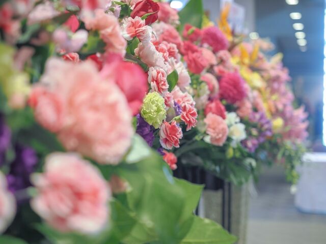 【画像】アイドルオタクさん、祝い花を架空法人名義で注文し代金を支払わず失踪