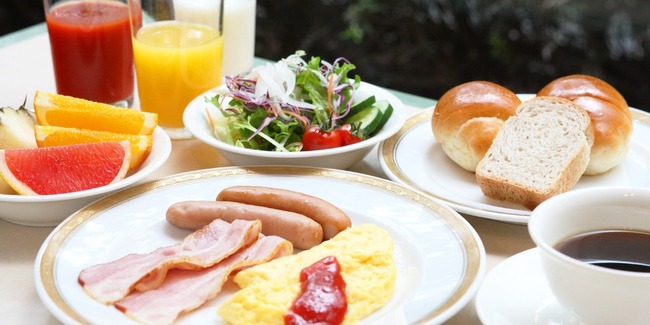 修学旅行生の朝食にカエル混入　提供したニューオータニイン東京が富山県入善町を訪れ直接謝罪