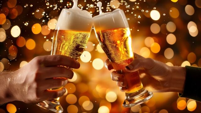 男性(47)「今日は俺の奢りだ！他のお客さんも遠慮なく飲んでくれ」 → 無一文の為、逮捕…