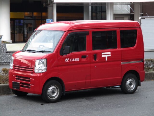 【悲報】日本郵便さん、運送許可を取り消された郵便車2500台を全部売却へ