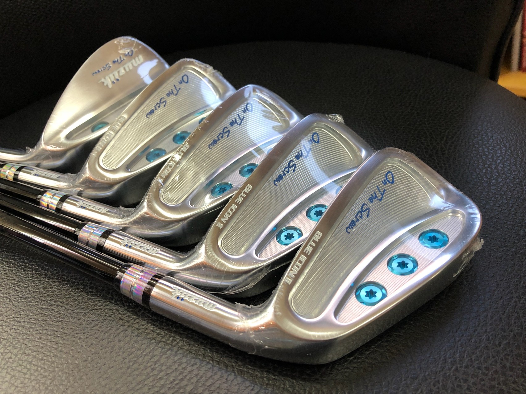 ムジーク　オンザスクリューBlue Icon Ⅱアイアン　5-9 P 粗研磨加工 Muziik Golf Official Site/
