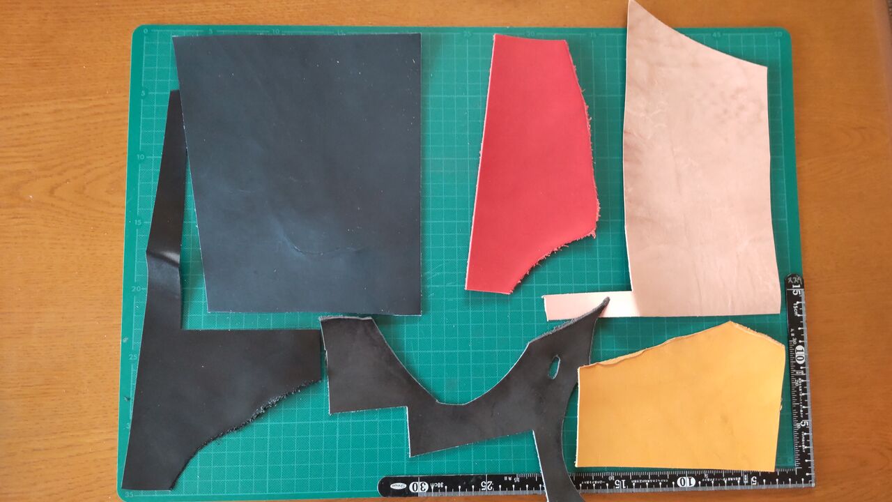 レザーマニアの格安はぎれセットってどうよ 荒巻鮭雄 アラマキ ジャケオ ブログ