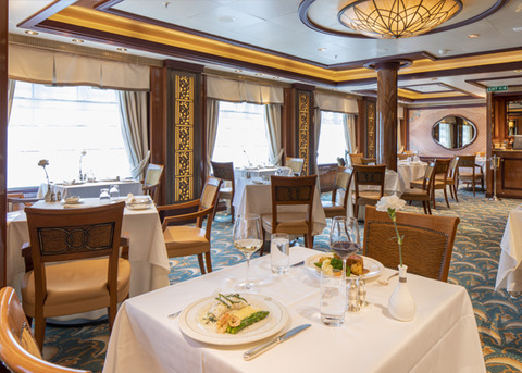 queen_elizabeth_meal_03