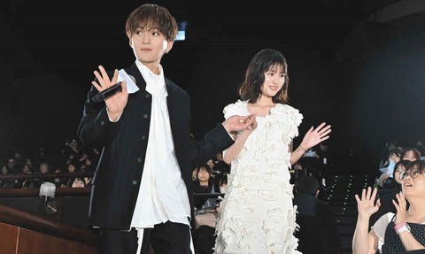 舞台挨拶で魅せた！八木勇征さんと福本莉子さんの特別な瞬間