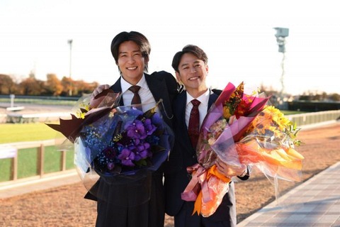 ドラマ「ザ・ロイヤルファミリー」撮了！妻夫木聡さんと目黒蓮さんの感動のクランクアップ！