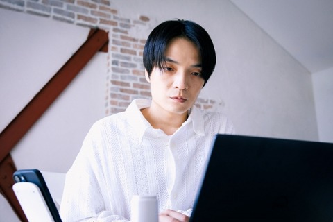 「ライオンの隠れ家」：岡山天音が演じる謎の青年Xの魅力とは？