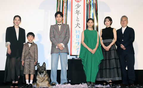 映画『少年と犬』初日舞台あいさつレポート：高橋文哉の思いに迫る