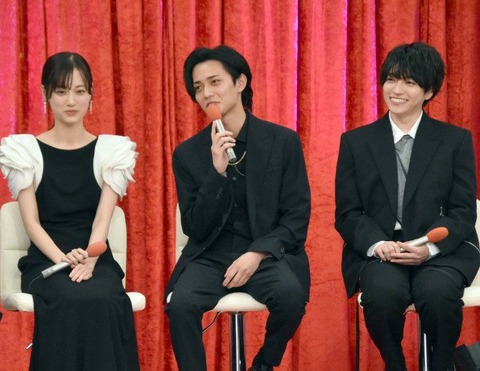 フジテレビドラマ2025冬：永瀬廉と西畑大吾のリラックスした距離感