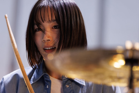 佐藤健さんが見出した宮崎優さん、とにかく可愛いと話題、新たなスター誕生です！