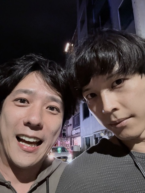 二宮和也さんと松村北斗さんの笑顔と真顔！ファン歓喜の2ショット公開