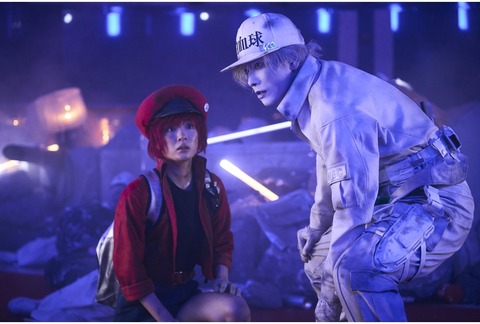 佐藤健さんと永野芽郁さんのダブル主演！「はたらく細胞」が地上波で初放送