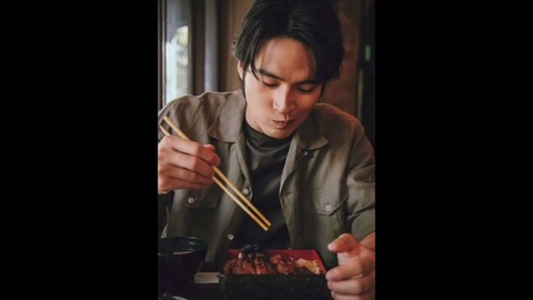 水上恒司さんのもぐもぐ顔が可愛い！うな重を楽しむ姿に癒される！