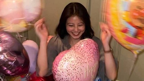 今田美桜、28歳の誕生日を祝う！風船まみれの貴重ショット