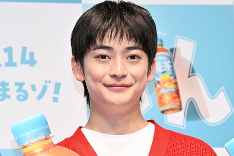 「クレヨンしんちゃん」初実写化! 高橋文哉・原田泰造・麻生久美子が魅せる心温まる家族の物語