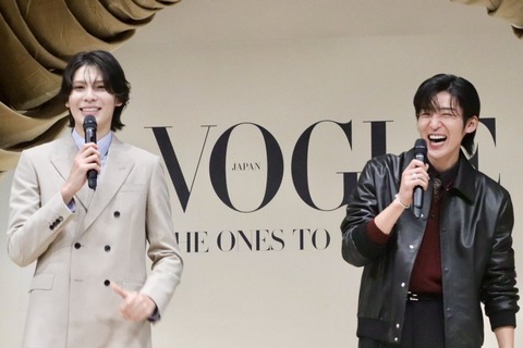 目黒蓮さんとラウールさん、授賞記者会見で見せた仲の良さ