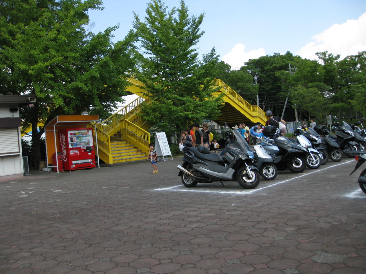 ある日の武里団地（2012．9．10タイトル変更 2010．5．15スタート） : シラコバト水上公園