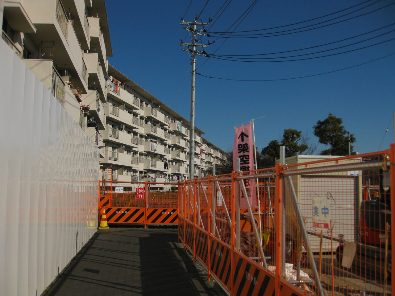 ある日の武里団地(2012.9.10タイトル変更 2010.5.15スタート) : 安之堀川の最下流拡幅工事中(令和4年1月)
