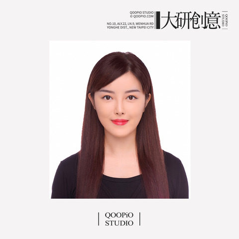 大頭照-素色圓領上衣