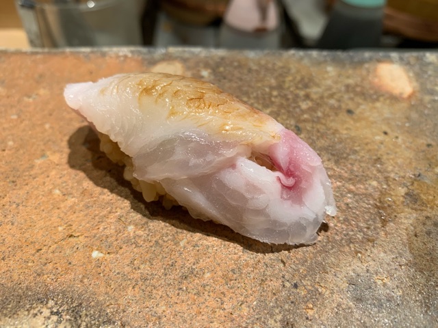 美味しさの連続をコエノビウムで流し込む 鮨なかもと オレはひとりで美喰倶楽部 美味しさの連続をコエノビウムで流し込む 鮨なかもと オレはひとりで美喰倶楽部