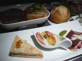 010512 機内フ