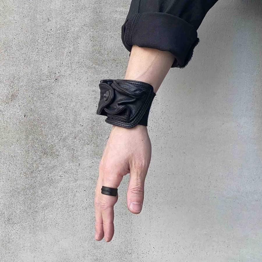 _JULIUS 859ACU3 LEATHER MAGAZINE HOLDER WRISTBAND : GORDINI