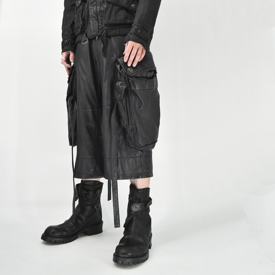 _JULIUS 859PAM7 LEATHER GAS MASK SHORT PANTS : GORDINI OFFICIAL