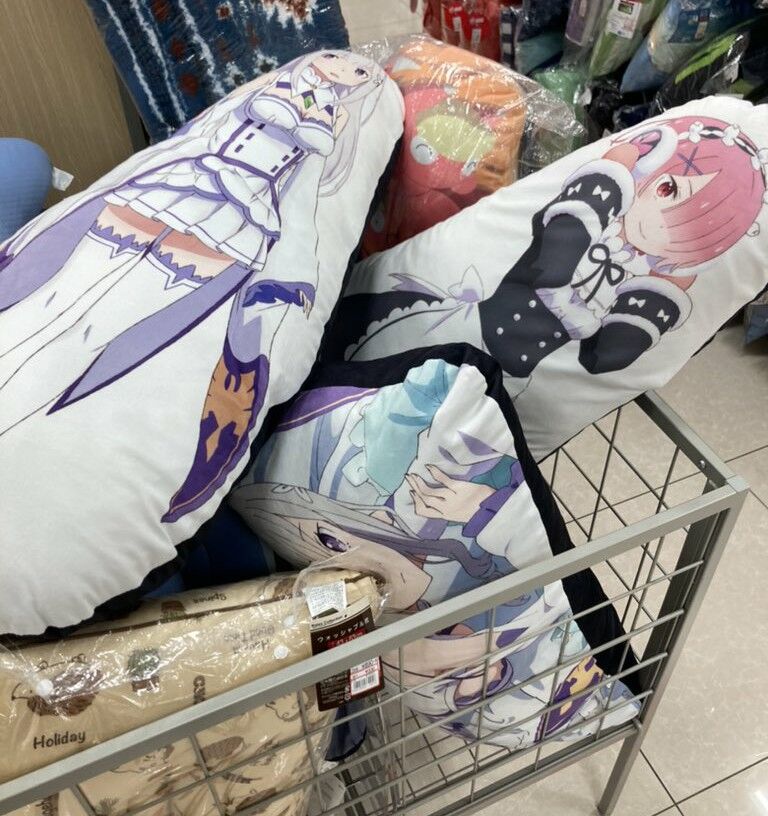 画像 しまむらに娼婦みたいなアニメキャラの抱き枕が売り出されてしまう トム速報 画像 しまむらに娼婦みたいなアニメキャラの抱き枕が売り出されてしまう トム速報
