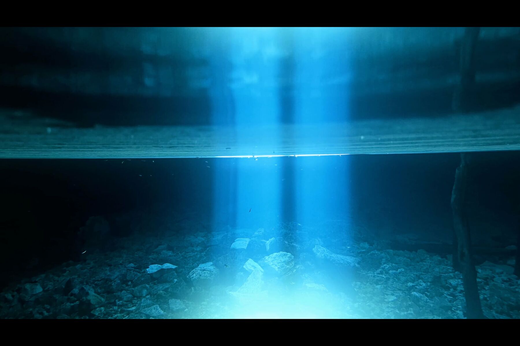 Cenote - frame at 4m3s