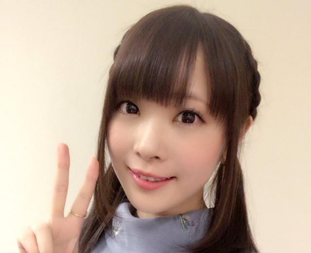 画像 声優 春野杏さんのぶりっ子ポーズ 可愛い みず速