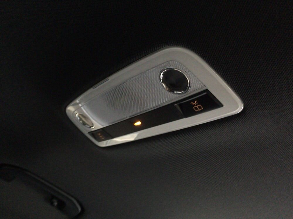 ルームランプをled化する ベンツgla プチカスタマイズ