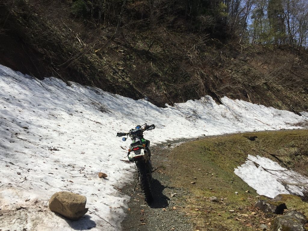 氷ノ山周辺林道へ 轟安井林道 瀞川氷ノ山林道 17 4 30 Klxとty Sでダート 氷ノ山周辺林道へ 轟安井林道 瀞川氷ノ山林道 17 4 30 Klxとty Sでダート