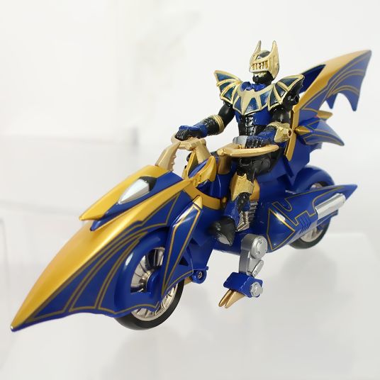 Amazon.co.jp: 1/10 疾風の翼 ダークレイダー ブルー×ゴールド