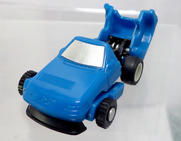 ナレーター「トランスフォーマーミニスパイ。君は六体の