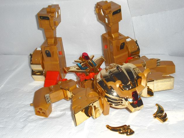 DX黄金獣合体グレートゴルドラン : DXセイバーベース