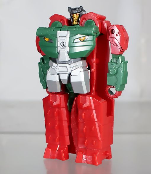 アレックス「ワニみたいに何でも食べちゃう…シートベルトを！」（ESS