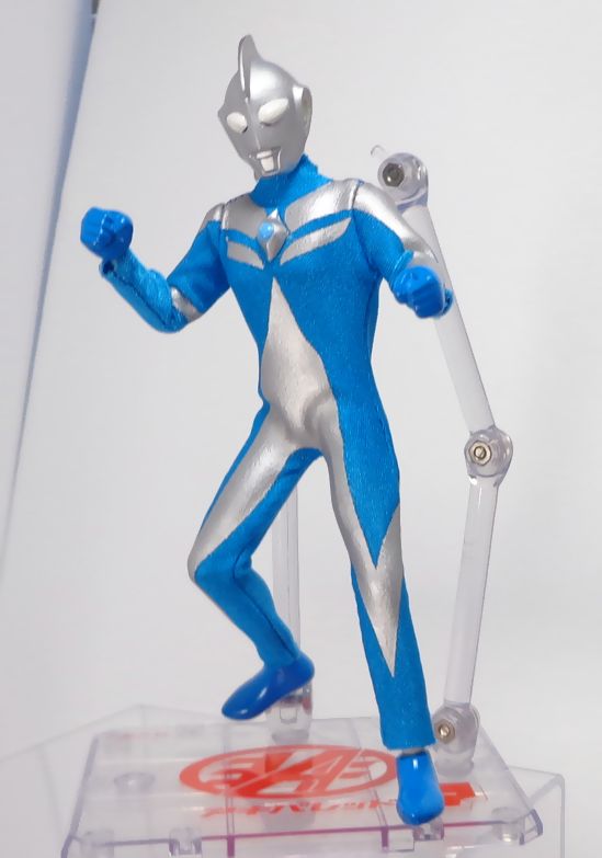 ウルトラマンコスモス ファイティングコスチューム ウルトラマン