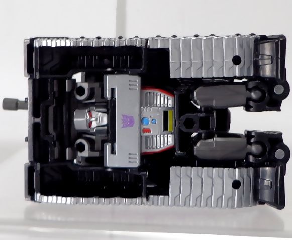 メガトロン「そんなに命を捨てたいかこのバカ者めが！」（タカラ