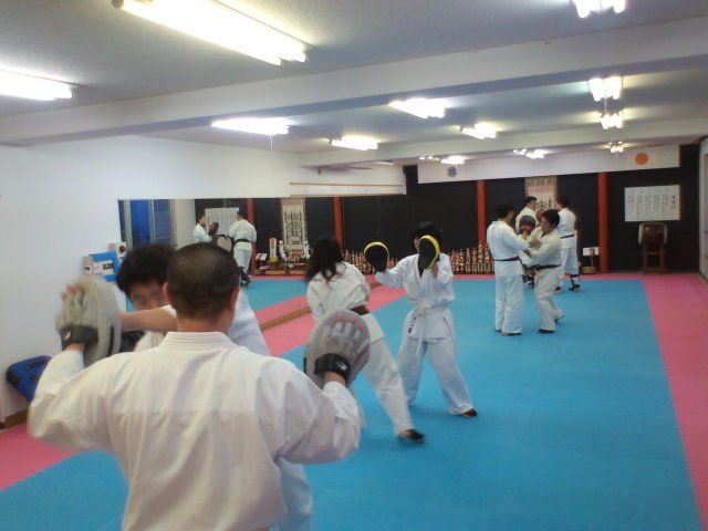 平手打ち と 掌底攻撃 どっちも実践的で有効ですよ 九州 福岡市の護身術教室 護身塾 へようこそ