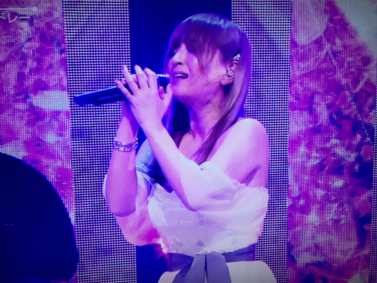 浜崎あゆみが Mステ に出演し丸々と激太りした姿を披露 歌唱もひどい劣化ぶり しかもツアーの セコい戦略 でファン離れ加速か 芸能人のゴシップ日記 浜崎あゆみが Mステ に出演し丸々と激太りした姿を披露 歌唱もひどい劣化ぶり しかもツアーの セコい戦略 でファン離れ加速か 芸能人のゴシップ日記