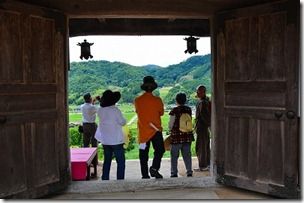 201206173026- 201206173026-