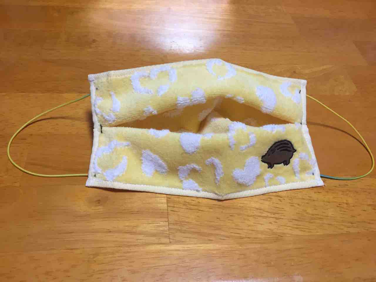 マスクをタオルハンカチで簡単にたたむだけで作る方法 御朱ばば マスクをタオルハンカチで簡単にたたむだけで作る方法 御朱ばば