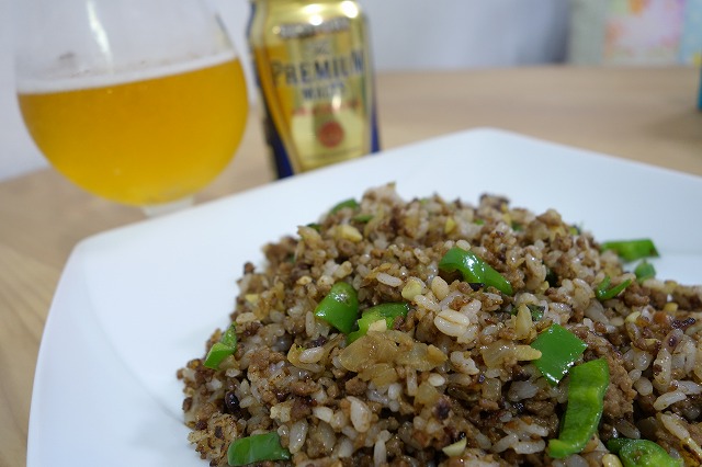 ビールのおつまみ…いや、ビールのお供にドライカレーというかカレーチャーハンを作ってみた。 (8)