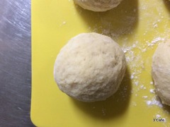 低糖質パンの生地を丸く